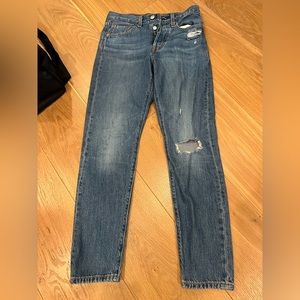 Levi’s 501s ripped size 25x28